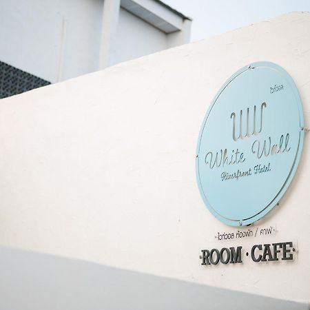 White Wall Riverfront Hotel Kamphaeng Phet Exteriör bild