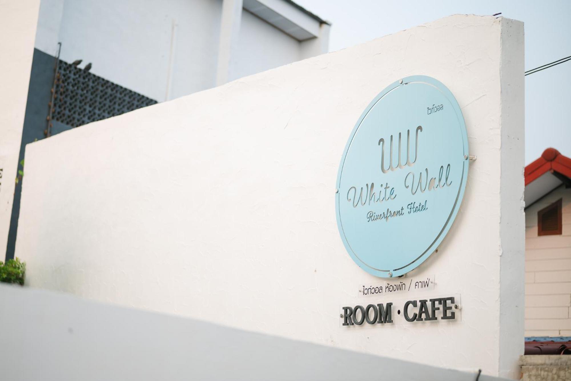 White Wall Riverfront Hotel Kamphaeng Phet Exteriör bild