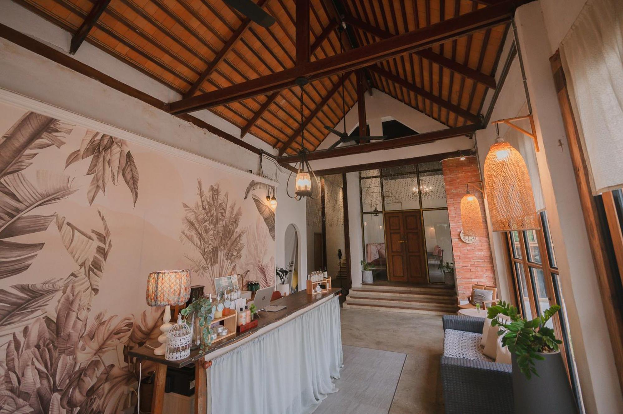 White Wall Riverfront Hotel Kamphaeng Phet Exteriör bild