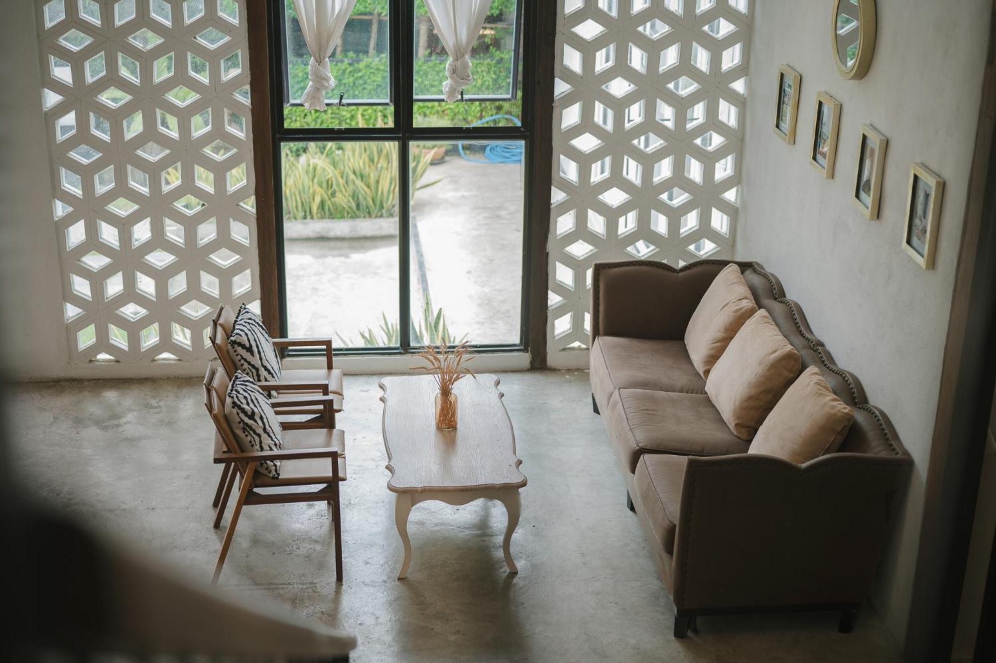 White Wall Riverfront Hotel Kamphaeng Phet Exteriör bild